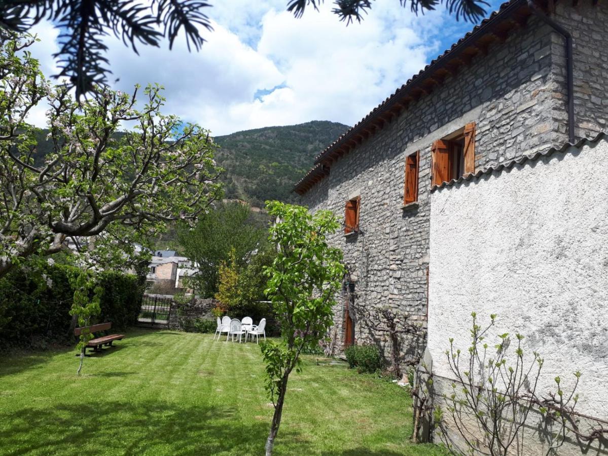 Вилла Cirjuana, Casa En El Centro Con Agradable Jardin Y Barbacoa By Pirineos 360 Бьескас Экстерьер фото