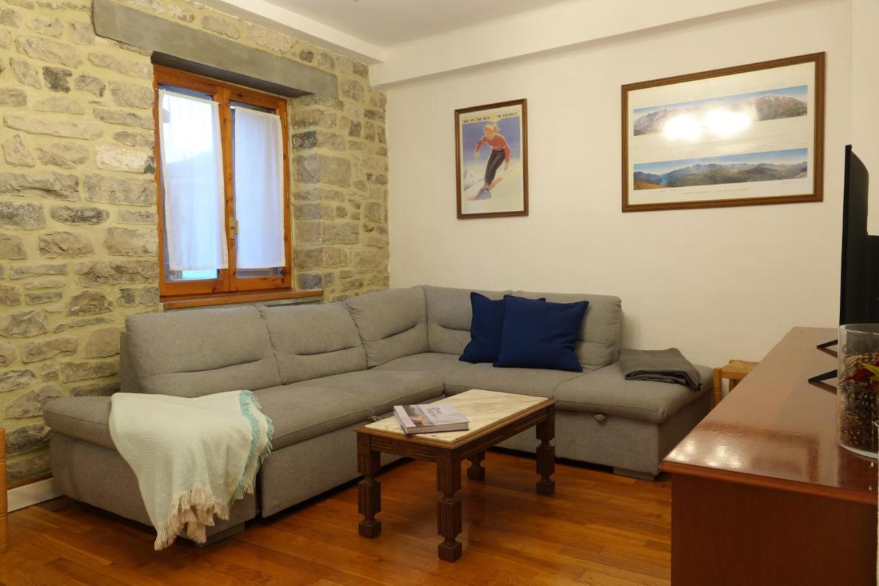 Вилла Cirjuana, Casa En El Centro Con Agradable Jardin Y Barbacoa By Pirineos 360 Бьескас Экстерьер фото
