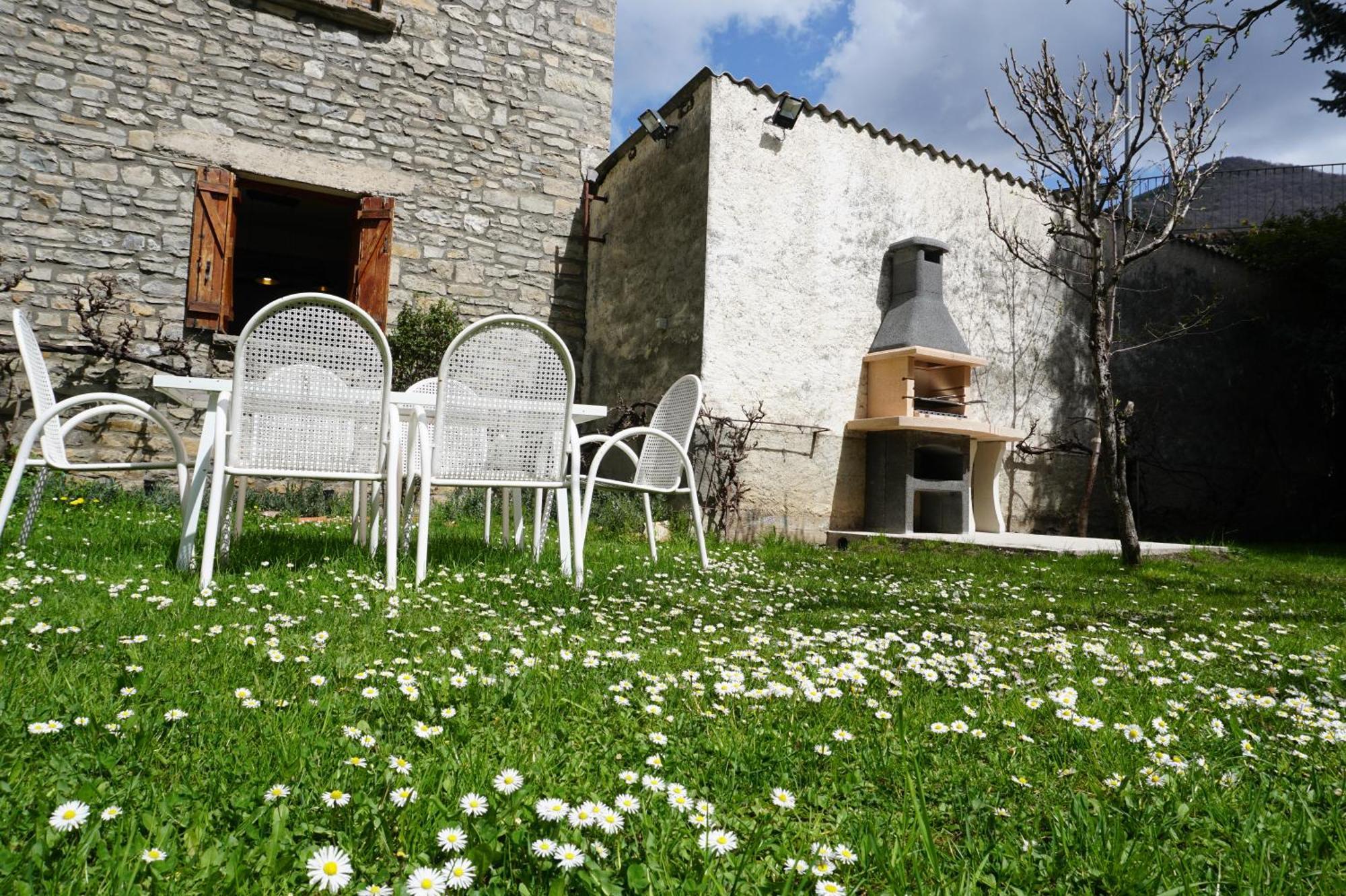 Вилла Cirjuana, Casa En El Centro Con Agradable Jardin Y Barbacoa By Pirineos 360 Бьескас Экстерьер фото