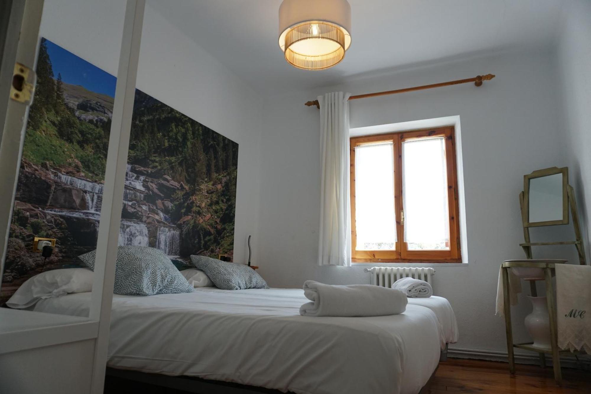 Вилла Cirjuana, Casa En El Centro Con Agradable Jardin Y Barbacoa By Pirineos 360 Бьескас Экстерьер фото